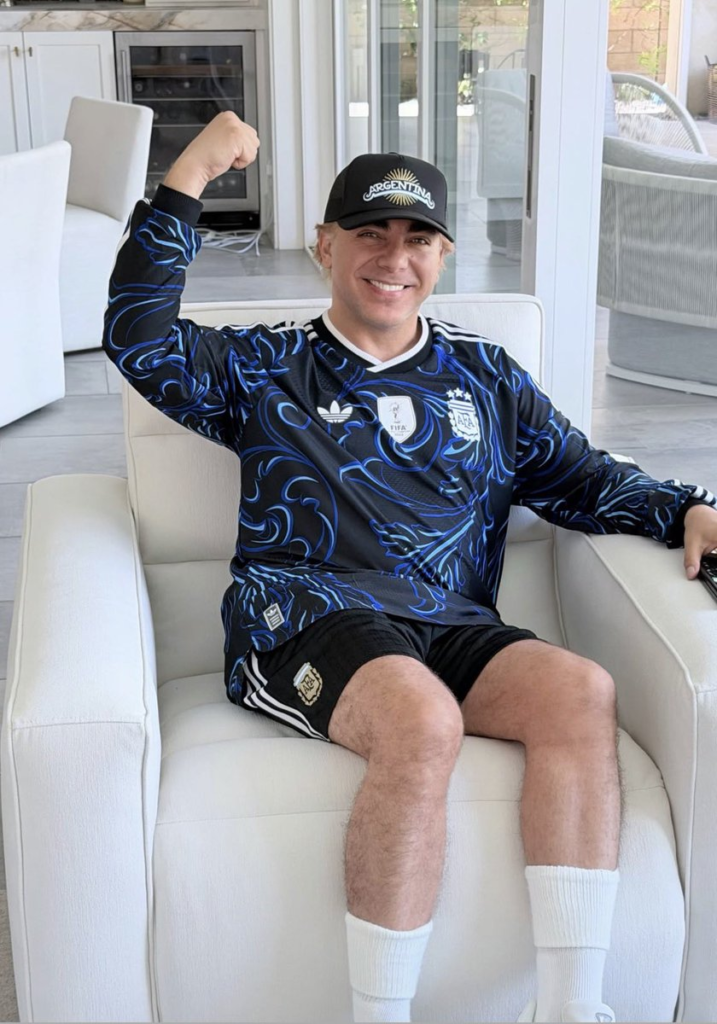 Cristian Castro apoya a Argentina y genera debate entre fans mexicanos