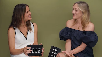 Jennifer Garner y Chloë Sevigny recordaron los 90 y confesaron qué las sigue uniendo después de tantos años