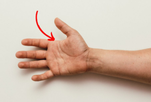¿Qué significa tener una "M" en la palma de la mano?