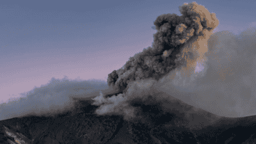 Volcán Puracé mantiene alerta naranja en Colombia tras el terremoto: situación actual