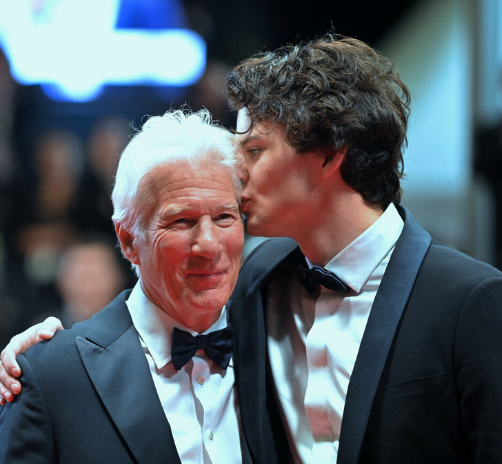 “Más guapo que papá”: sorprende la gran belleza del hijo de Richard Gere