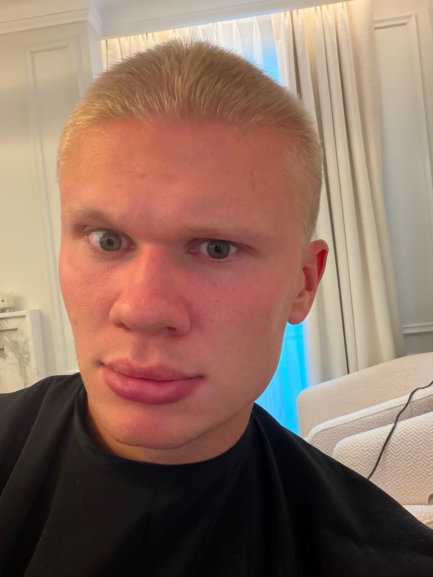 Erling Haaland asombra con un cambio radical de imagen antes de la temporada 2026/27 del Manchester City