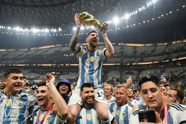Messi celebrando la copa del mundo