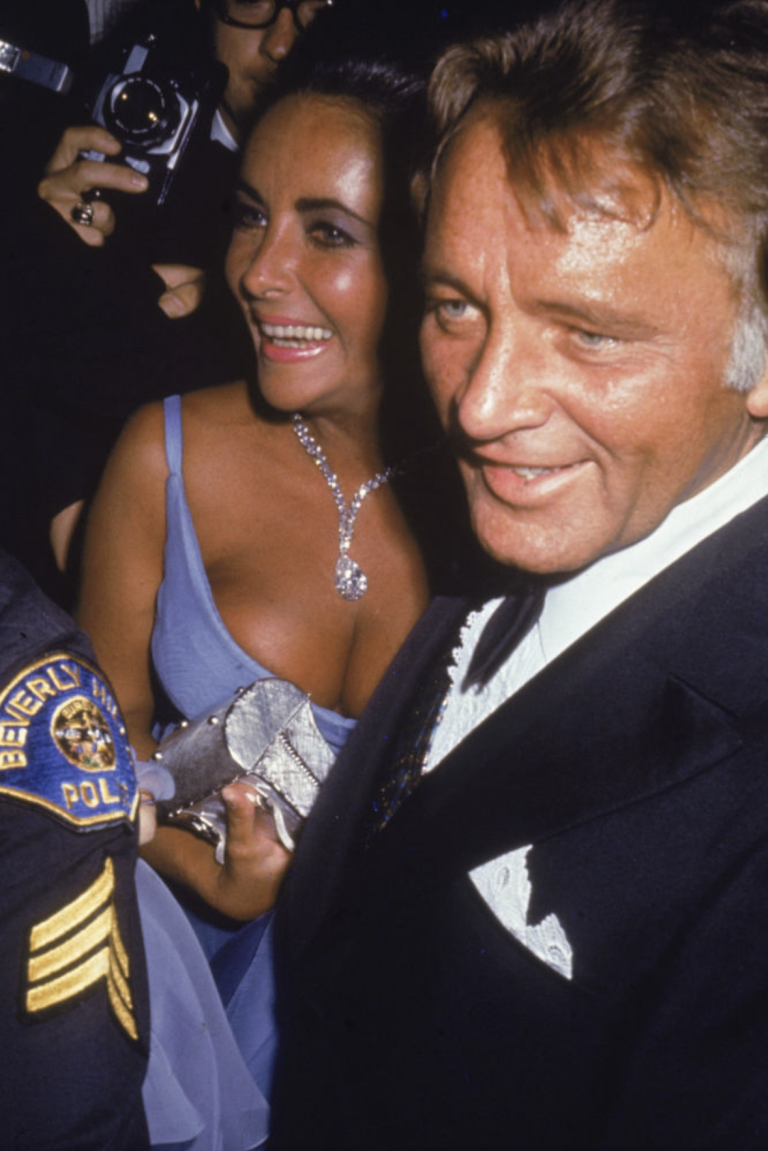 Elizabeth Taylor en los Oscar 1970: una imagen icónica que perdura en la historia