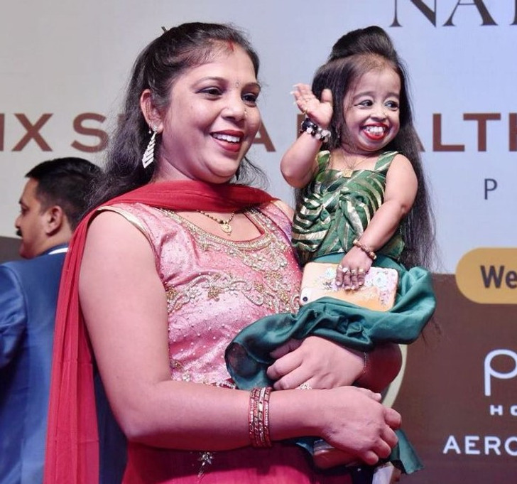 Descubre a Jyoti Amge, la actriz india y mujer más baja del mundo