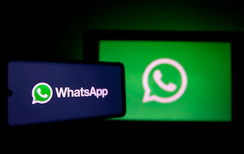 WhatsApp Business Platform permite conectar la mensajería con herramientas externas para automatizar y organizar la atención. (Foto: EFE/EPA/IAN LANGSDON/Archivo)