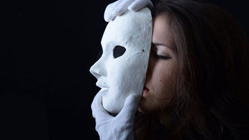 Frases que debes evitar decirle a un narcisista para evitar conflictos