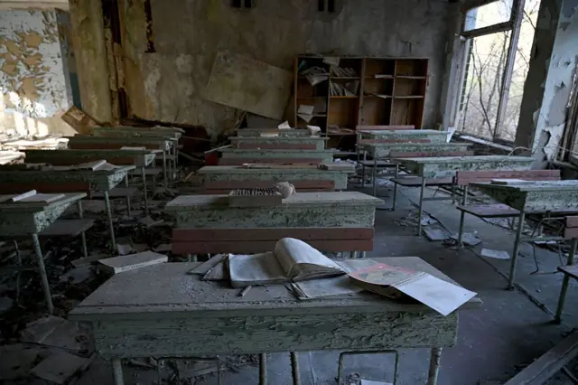 Un salón de clases en la zona de exclusión de Prípat