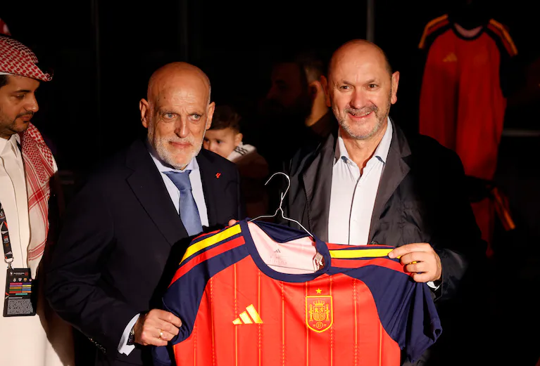 Javier Tebas, presidente de LaLiga, también se expresó al respecto y envió condolencias a las familias de las víctimas. (Foto: REUTERS)