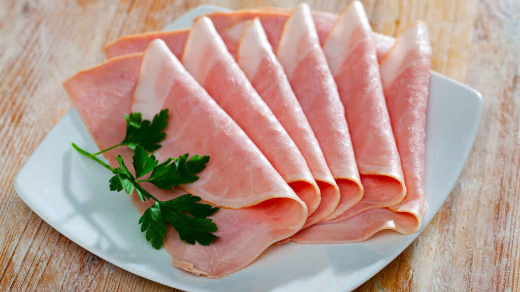 ¿Por qué el jamón se vuelve pegajoso y aparece una baba? Descubre si es seguro consumirlo